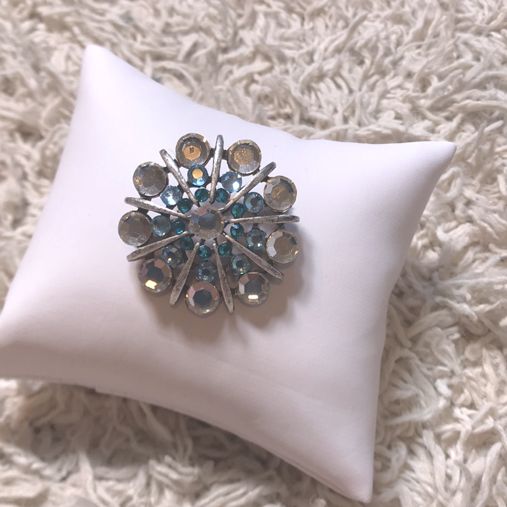 Vintage Bebe Pin 10$